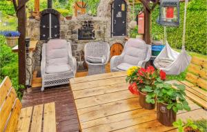 Cozy Home In Darlowo With Wifi