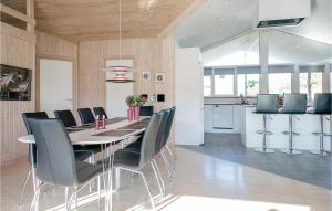 Amazing Home In Saltum With Wifi