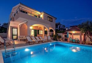 Sea Flower Beachfront Villa