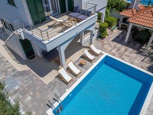 Sea Flower Beachfront Villa