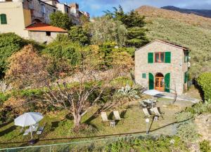 Panoramic Rural House With Garden