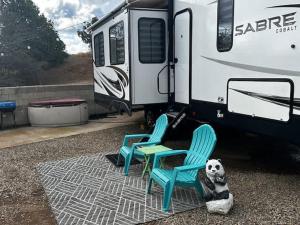 Puffy Panda RV-Hot Tub-Sleeps 2