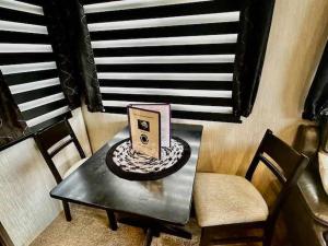 Puffy Panda RV-Hot Tub-Sleeps 2