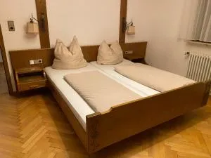 Restaurant Pizzeria & Fremdenzimmer Laquila zum Adler - Heubach