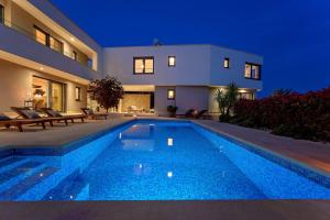 Luxury villa Adris with heated pool, Gym, sauna - Split