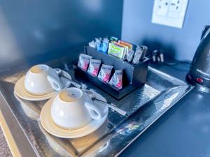 SandtonCity-Apartment-Sleeps2-Pool-Parking