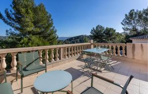 Appartements Gorgeous Apartment In Le Luc With Wifi : photos des chambres