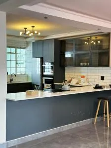 Messe Luxe 4-bed Apartment CBD - Lichendale