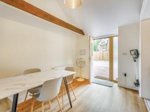 Woodpecker Barn - Uk38613