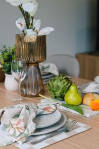 Modern Brand New House near Mall Park with 2Parking