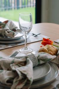 Modern Brand New House near Mall Park with 2Parking