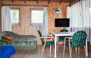 1 Bedroom Stunning Home In Suleczyno