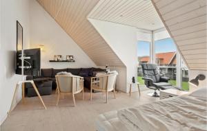 Gorgeous Home In Juelsminde With Wifi