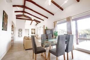 Spacious Bright & Airy Penthouse C at Playa Venao
