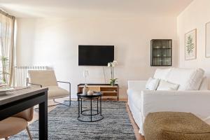 Gabrielles Roof New Modern Apartment