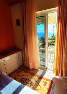 Villa "Eva" - Entire Seaview Holiday Home - 3 Walk Beach - Families, Groups & Longer Stays