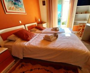 Villa "Eva" - Entire Seaview Holiday Home - 3 Walk Beach - Families, Groups & Longer Stays