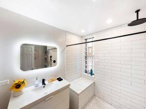 Chi-Town Hideout #1 - Near Metra