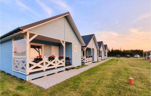 Beautiful Home In Jaroslawiec With Wifi