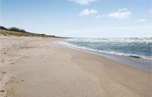 Lovely Home In Darlówko With Wifi