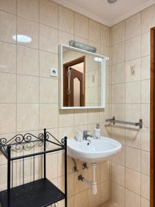 Népszínház apartment with AC