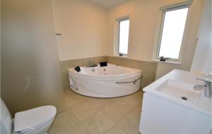 Three-Bedroom Holiday Home In Skals