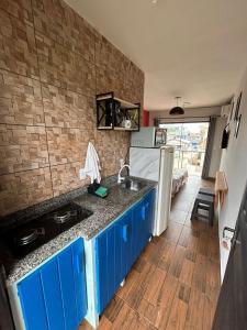 Kitnet c garagem 2 km da praia