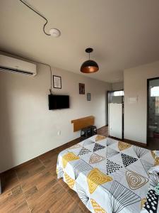 Kitnet c garagem 2 km da praia