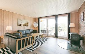 Three-Bedroom Holiday Home In Aakirkeby