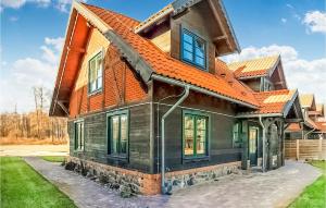 Lovely Home In Gizycko With Wifi