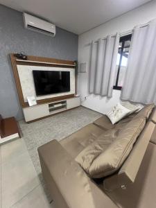 Sobrado confortavel e central