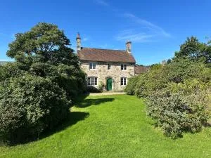 Detach Sandstone Cottage, Sleeps 6, 2 x King Size, 2 x Singles - Nuthurst
