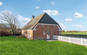 Awesome Home In Bredebro With Wifi