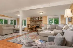 Historic Cragsmere Cabin with Bluff Views - Menlo