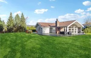 Beautiful Home In Humble With Sauna - Magleby