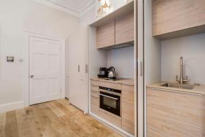 Luxurious apartment Trafalgar Square