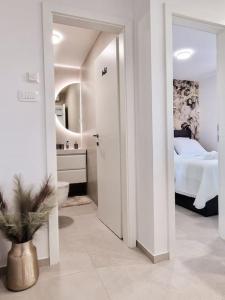 MonLux studio apartment
