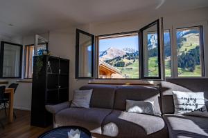 Chuenislodge1 Neu, grosse Terrasse & Designerofen, prächtige Aussicht