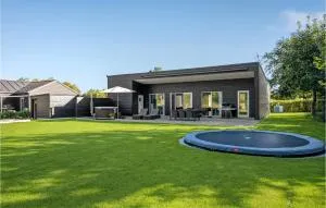 3 Bedroom Cozy Home In Ørsted - Ørsted