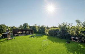 3 Bedroom Cozy Home In Ørsted