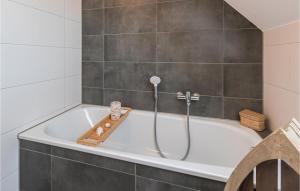 Cozy Home In Büsum With Wifi