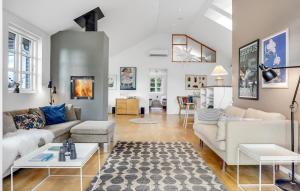 Cozy Home In Grenaa With Wifi