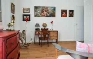Maisons de vacances Amazing Home In Leognan With Sauna : photos des chambres