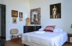 Maisons de vacances Amazing Home In Leognan With Sauna : photos des chambres