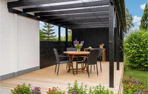 Stunning Home In Bogense With Wifi