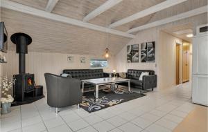 Gorgeous Home In Hejls With Wifi