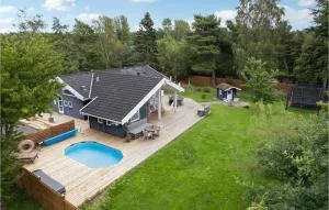 Amazing Home In Fårevejle With Sauna - Gørlev