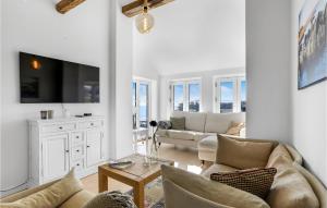 2 Bedroom Beautiful Home In Allinge