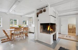 Beautiful Home In Brenderup Fyn