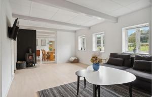 Beautiful Home In Brenderup Fyn